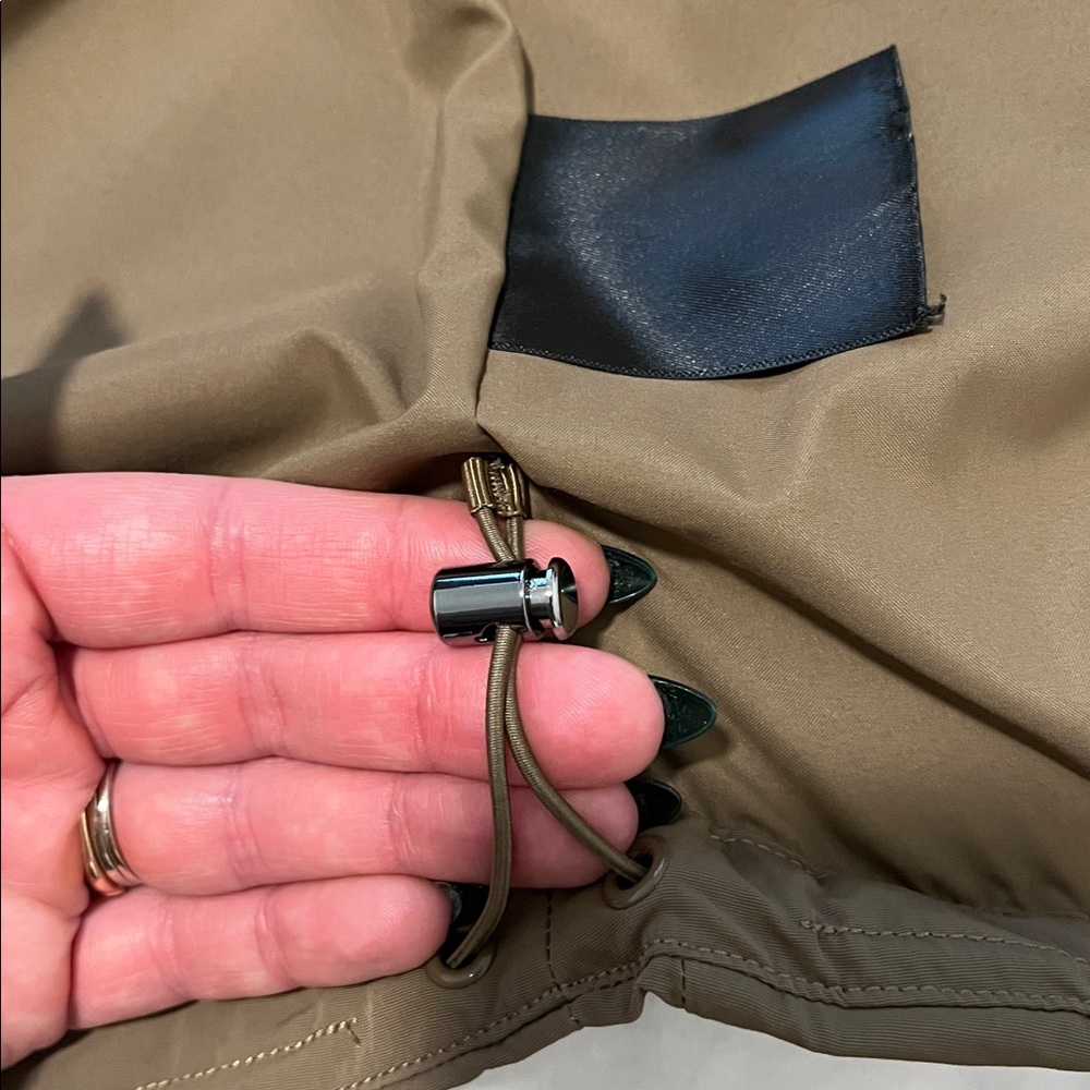 Windbreaker - image 7